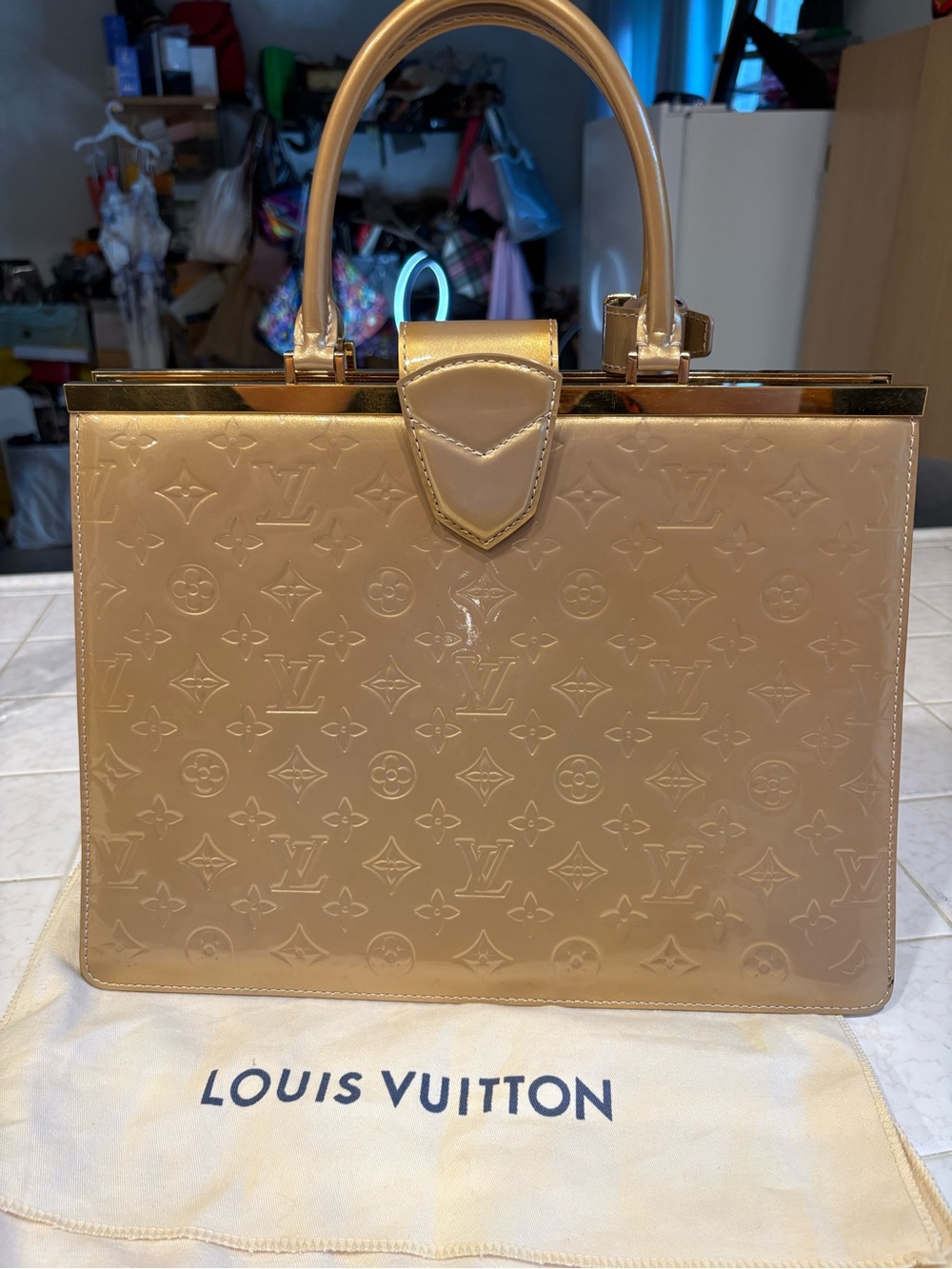 RARE Louis Vuitton Beige Patent Vernis Top-Handle Satchel